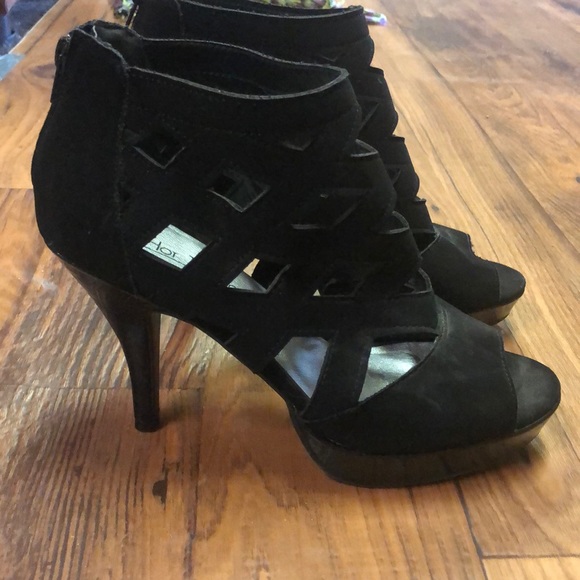 Hot Tomato Heels - Picture 2 of 6